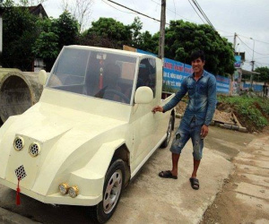 Nam thanh niên 'hô biến' xe máy thành 'siêu bán tải' để chở hàng