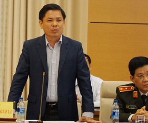 Bộ trưởng Giao thông đề nghị 'ai mất giấy phép lái xe đều phải thi lại'