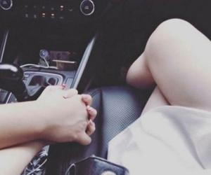 Du học sinh nêu quan điểm con trai đúng chuẩn soái ca phải đi xe hơi, chạy xe máy nhìn đen bẩn khiến dân mạng phẫn nộ