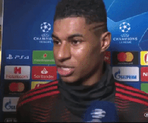 Hưng phấn tột độ, Pogba 'tấn công' Lukaku và Rashford giữa lúc phỏng vấn