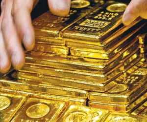 Giá vàng hôm nay 8/3: USD tăng vọt, vàng xuống đáy mới