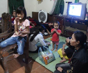 Mẹ trẻ Hà Nội sinh 8 đứa con sau 12 năm kết hôn: 'Tôi quên ngày 8/3 lâu rồi'