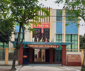 Sau khi có thông báo nghỉ hưu, Giám đốc Sở Nội vụ ký nhận 5 cán bộ