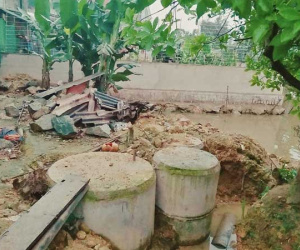 Thầy giáo ném thanh sắt làm nhân viên tòa gãy 5 răng