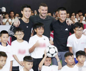 Khoảnh khắc hiếm có: Lần đầu tiên David Beckham, Công Vinh, Duy Mạnh hội ngộ trong một khung hình