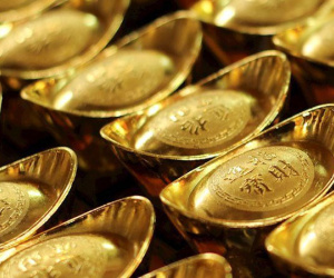 Giá vàng hôm nay 10/3: Vượt 1.300 USD/ounce, báo động tăng nóng