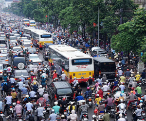 Hà Nội nghiên cứu thí điểm cấm xe máy trên đường Lê Văn Lương