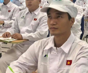 Lệ Rơi về quê làm công nhân: 'Họ trả hồ sơ vì sợ tôi nổi tiếng'