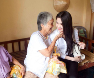 Nổi tiếng xài sang nhưng cách Ngọc Trinh nói về chuyện từ thiện khiến nhiều người bất ngờ