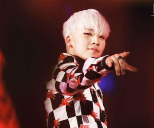 Seungri - 13 năm 'làm nền' cho Big Bang và kết thúc đầy tai tiếng