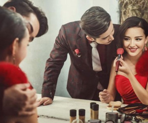 Bí mật đằng sau những chiếc mặt nạ đàn ông phong độ, mạnh mẽ