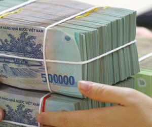 Lãi suất tiết kiệm: Nơi miệt mài tăng, chỗ âm thầm giảm