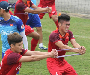 U23 Việt Nam khốn khổ bởi bài tập thể lực với dây co giãn của trợ lý Park Sung Gyun