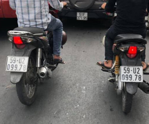 Biển số xe 'sinh đôi' khiến cả phố liên tục dụi mắt