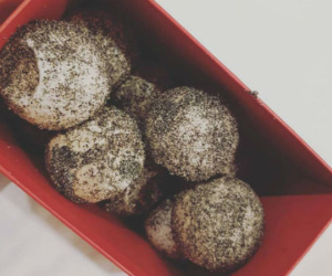 Cô gái bị tố mua trứng rùa biển rồi luộc ăn, không quên khoe trên Instagram khi du lịch Côn Đảo khiến nhiều người phẫn nộ