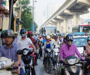 Hà Nội cấm xe máy đường Lê Văn Lương - Nguyễn Trãi: Ai đang thao túng và hưởng lợi?
