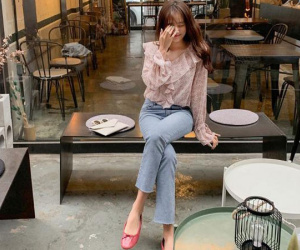 Không hề diêm dúa, đây là chiếc áo chị em bánh bèo nhất định mỗi người phải sắm một "em"