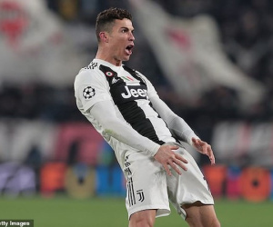 Ronaldo sẽ bị phạt nặng vì ăn mừng phản cảm?