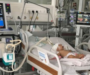 Bé gái gần 3 tháng tuổi bị chấn thương sọ não vì điện thoại rơi trúng đầu