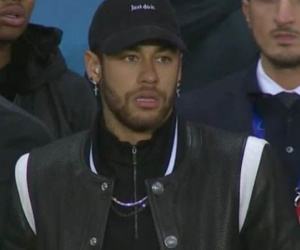 Neymar bị UEFA điều tra vì phát ngôn không đúng mực sau trận PSG thua M.U