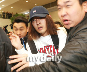 SBS tung tình tiết đinh trong vụ bê bối của Jung Joon Young: Có dấu hiệu nhờ cảnh sát tiêu hủy chứng cứ từ năm 2016