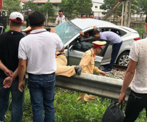 Tàu đâm ô tô khiến 5 người thương vong: Các nạn nhân đều có quan hệ họ hàng