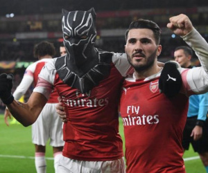 Aubameyang hóa thành 'Black Panther' sau khi ghi bàn cho Arsenal
