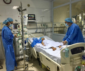 Bác sĩ Việt chia gan người chết não cùng lúc cứu sống hai bệnh nhân