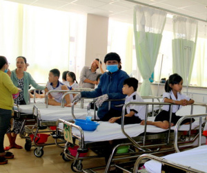 Cả lớp tiểu học ở Vũng Tàu nhập viện sau tiệc sinh nhật