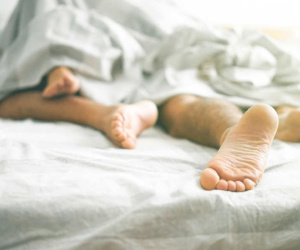 Hội chứng làm 'chuyện ấy' trong khi ngủ: Nguy hiểm hay sung sướng?