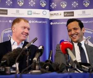 Paul Scholes từ chức HLV sau 31 ngày