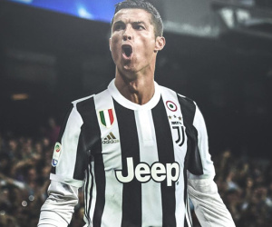 Juventus không cho Ronaldo đá, CĐV đối thủ đòi lại tiền vé vào sân