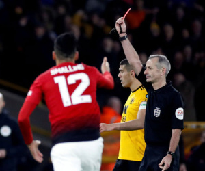 Nghi án trọng tài Atkinson tiếp tay 'loại' Man United ở FA Cup?
