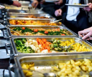 7 'chiêu' trong nhà hàng buffet mà mọi nhân viên đều cố giấu nhẹm đi, khách mà biết là 'lỗ nặng’