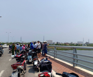 Nghi người đàn ông bỏ lại xe máy rồi nhảy cầu Tiên Sơn tự tử