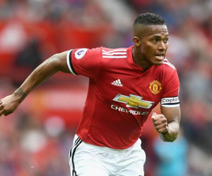 Valencia có thể sang Arsenal thi đấu sau khi kết thúc hợp đồng với MU