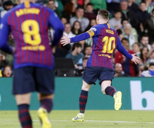 Vượt qua huyền thoại Xavi, Messi xác lập cột mốc kỷ lục mới tại Barcelona