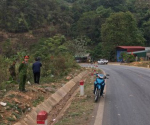 Xe con lao xuống vực sâu ở Mộc Châu, 2 người thương vong
