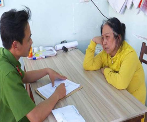 Bắt quả tang U70 buôn bán ma túy, thu giữ 20 túi ma túy đá