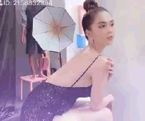 Clip 10 giây 'đốt mắt' cư dân mạng của Ngọc Trinh
