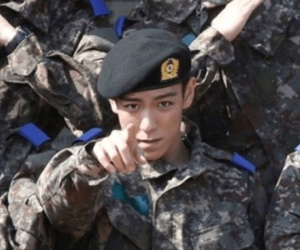 NÓNG: Seungri chưa hết tội vì bê bối rúng động, giờ lại đến T.O.P dính 'phốt' trong quân ngũ!