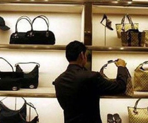 Người Việt mua hàng cao cấp như thế nào?