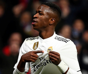 Tài năng trẻ Vinicius tiết lộ lý do từ chối Barca, chọn Real