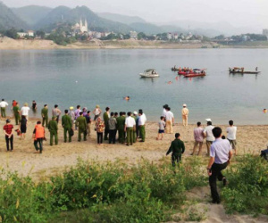 [NÓNG] 8 học sinh đuối nước tử vong khi tắm sông ở Hoà Bình