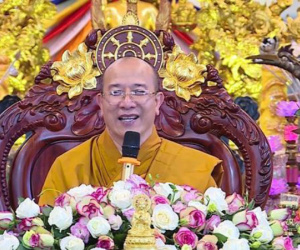 Sư trụ trì chùa Ba Vàng: Thu tiền theo yêu cầu của vong