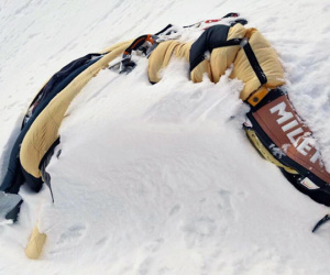 Băng tan để lộ nhiều thi thể nhà leo núi trên đỉnh Everest
