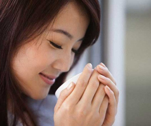 Đêm tân hôn, vừa đưa tay sờ bụng vợ, tôi đã vội rụt lại ngay như đỉa phải vôi vì chạm phải một thứ không ngờ tới