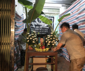 Nam sinh thoát chết đuối: Đang chơi bóng thì 8 bạn bị cuốn đi