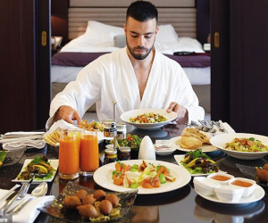 Tỷ phú Úc tuyển trợ lý: Trả lương tiền tỷ, được chu du khắp thế giới với phúc lợi như mơ nếu đạt vài yêu cầu 'không quá khó'