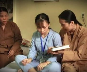 Video: Người dân Uông Bí nói gì về việc chùa Ba Vàng truyền bá vong báo oán?